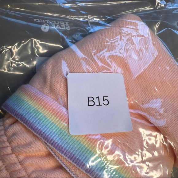 PIT USA by Stephanie Gottlieb Standard Size Pastel Pink Rainbow B15 - Picture 9 of 9